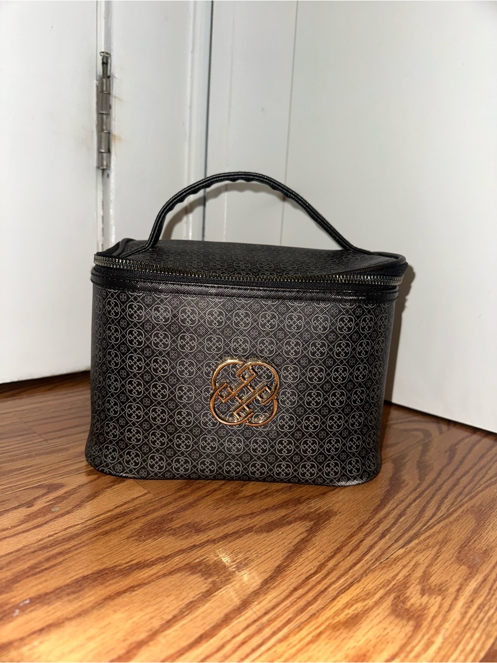 Daisy Fuentes Black Patterned Train Cosmetic Case with Gold Emblem